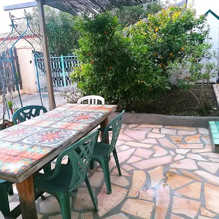 Homestay Maison De Charme Ou Paisible Proche Calanques Et Centre *
